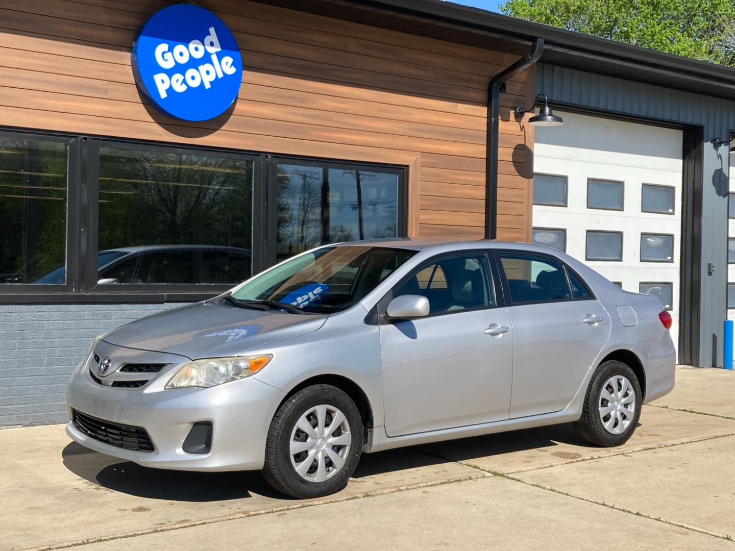 2011 Magnetic Gray Met. Toyota Corolla S 5-Speed MT (2T1BU4EE2BC) with an 1.8L L4 DOHC 16V engine, 5-Speed Manual transmission, located at 1800 South Ihm Blvd, Freeport, IL, 61032, (815) 232-5543, 42.278645, -89.607994 - Photo#3